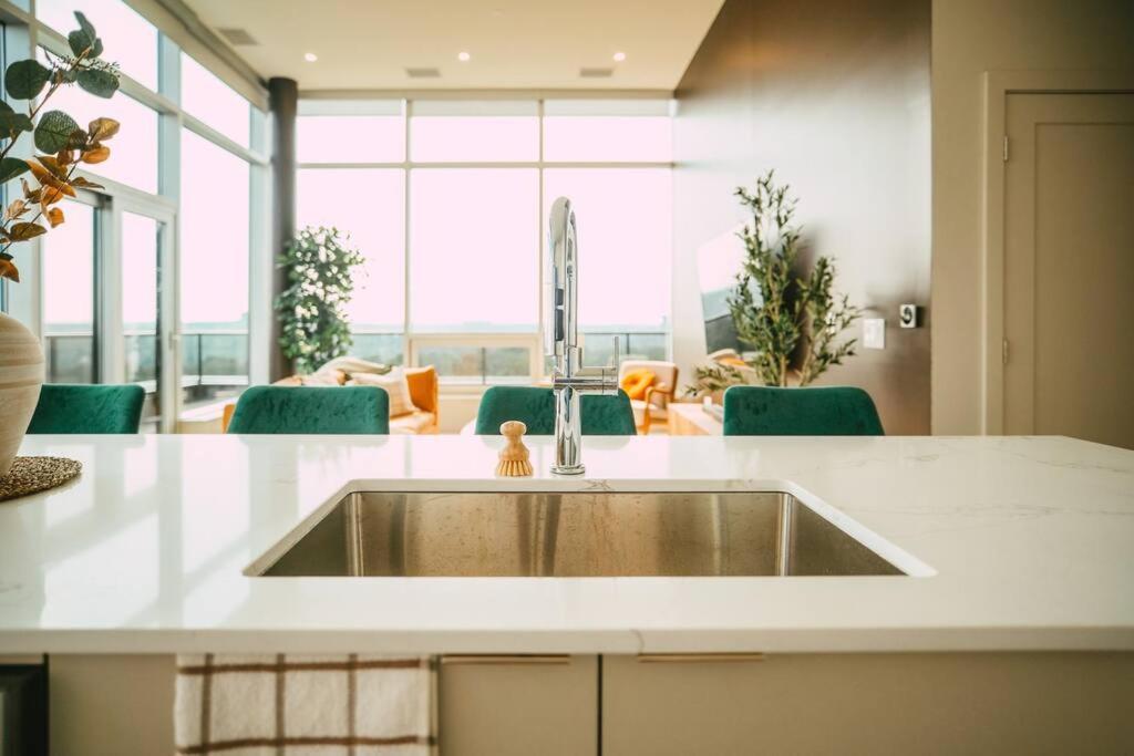 New - Luxury 2Br Penthouse Apt In Central Halifax Exterior foto